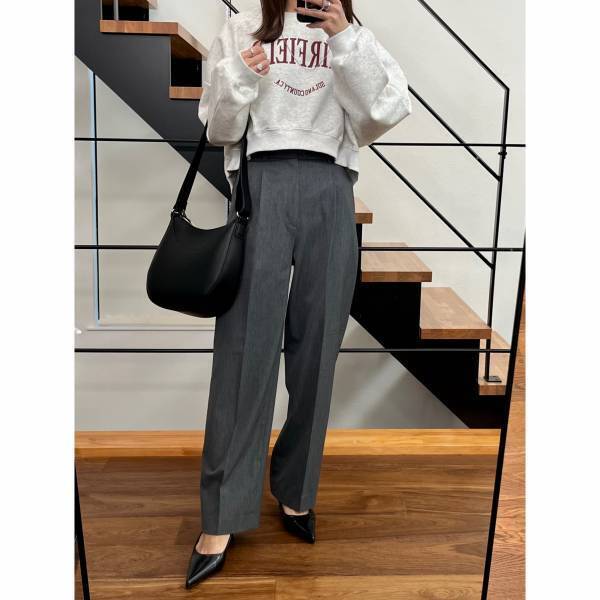 〈ZOZOTOWNで買える！〉「春も大活躍」な【ULEULA】の”ロゴスウェット”が「ヘビロテの予感」