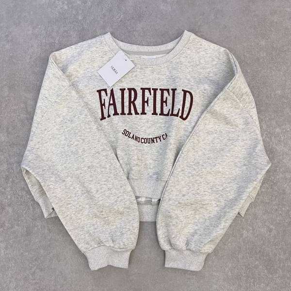 〈ZOZOTOWNで買える！〉「春も大活躍」な【ULEULA】の”ロゴスウェット”が「ヘビロテの予感」