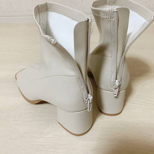 「最高水準」ってそりゃ「人気」だよ…！【GU】「本当に履き心地がいい」”ホワイトブーツ”