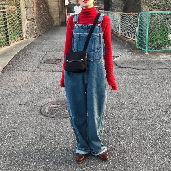 旬スタイル取り入れるなら♡【赤トップス × デニム】で即オシャレ！