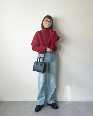 旬スタイル取り入れるなら♡【赤トップス × デニム】で即オシャレ！