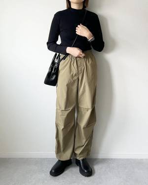 ＜今ゲットするのにちょうどいい＞【ユニクロ】サラッとした生地感で「履き心地◎」”パラシュートパンツ”