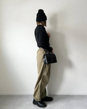 ＜今ゲットするのにちょうどいい＞【ユニクロ】サラッとした生地感で「履き心地◎」”パラシュートパンツ”