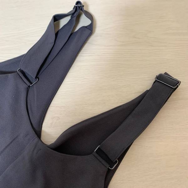 「らくちんで可愛い」【GU】カジュアルも綺麗めコーデも作れちゃう”カットソーサロペット”