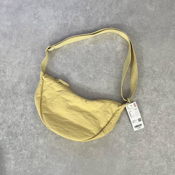 【ユニクロ】の定番！軽くて使いやすい“ラウンドミニショルダーバッグ”の『春カラー』が可愛すぎた…♡