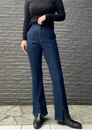 これで「オシャレ上級者になること間違いなし！」【Re：EDIT】の「楽ちんで脚長効果抜群」の”フレアデニムコーデ”