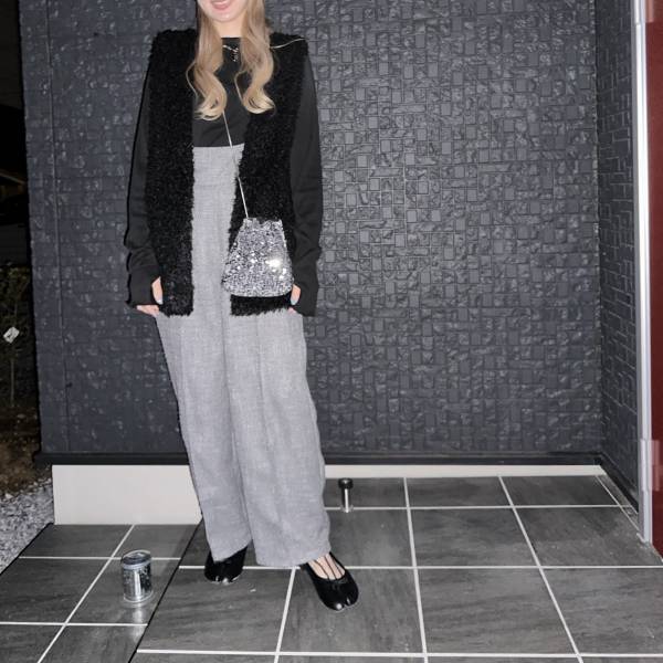 「買えたら超ラッキー」「レディ感♡」【GU・しまむら】「デートにもぴったりなコーデ」が作れちゃう”サロペット”