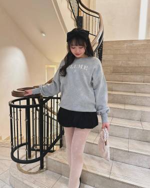 今季は“大きめ”で♡ ロングヘアと相性抜群！人気止まらぬ【リボンアクセ】