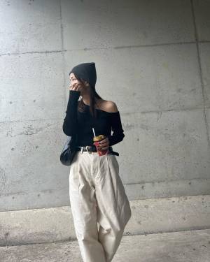 アウター脱いだらキュン♡ デザイン性高めな【アシンメトリートップス】