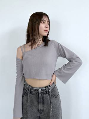 アウター脱いだらキュン♡ デザイン性高めな【アシンメトリートップス】
