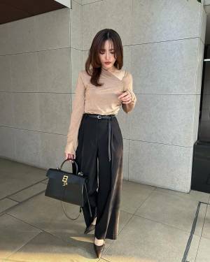 アウター脱いだらキュン♡ デザイン性高めな【アシンメトリートップス】