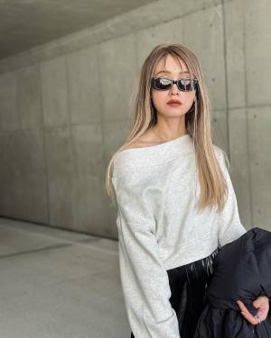 アウター脱いだらキュン♡ デザイン性高めな【アシンメトリートップス】