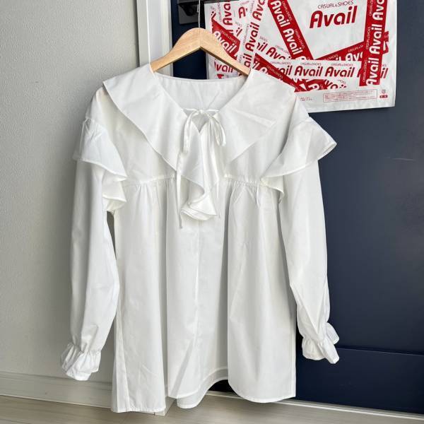 《限定商品》だからなくなる前に急げ～～！！【アベイル】「自由自在」に着回せる”フリルブラウス”は「活躍」すること間違いなしっ！！