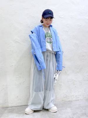 今買って大正解！【20代におすすめ】春もガンガン着回したい♡「青シャツ」