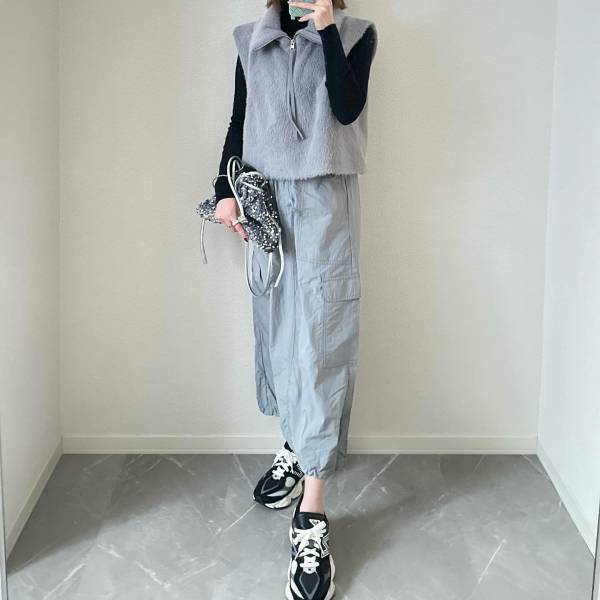 「春っぽいシャカシャカ素材」が可愛い♡【GU】の新作”カーゴスカート”「デザインに一目惚れ」