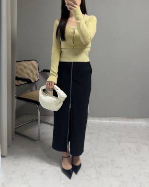 絶妙カラーでたまらん♡【GU】今買って春まで着たい！「春色トップス」