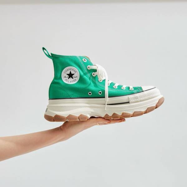 急いで買い足したい！【コンバース】春コーデにぴったり♡「カラフルスニーカー」