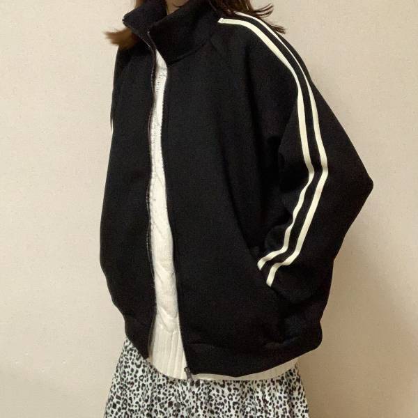 神コスパすぎない？《今年大注目！》の”トラックジャケット”が【しまむら】価格で買えるの知ってた！？