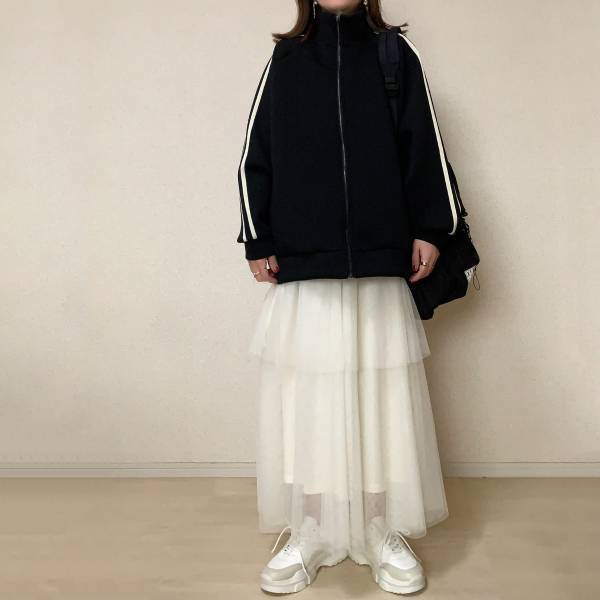 今めっっちゃ流行ってるこれが【しまむら】で！？大注目の”トラックジャケット”は完売前にGETして！