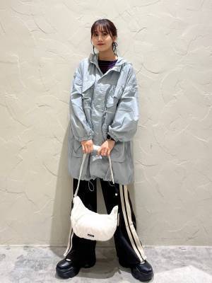 《さ、参考になりますッ！！》トレンドの【サイドラインパンツ】はこう着るのが正解！