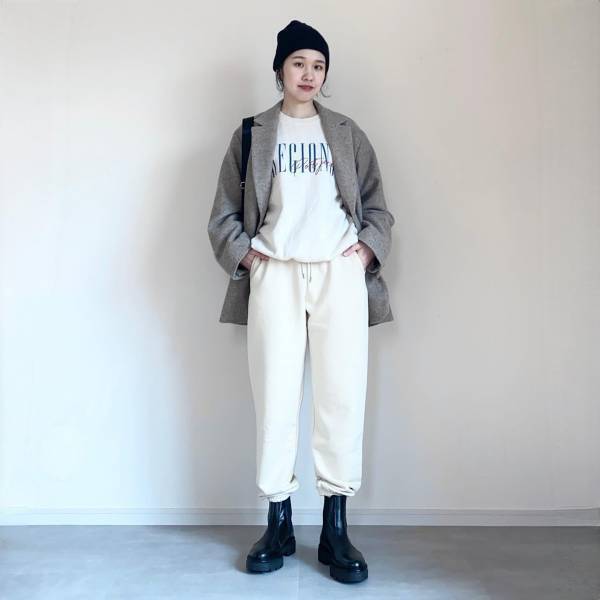 オシャレ賢者をお手本に！【ユニクロ】脱ダサ見え♡「白スウェパン」着こなし術