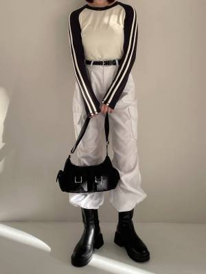 《一点投入で、即オシャレ！》韓国っぽコーデには【ラグランTシャツ】を取り入れて♡