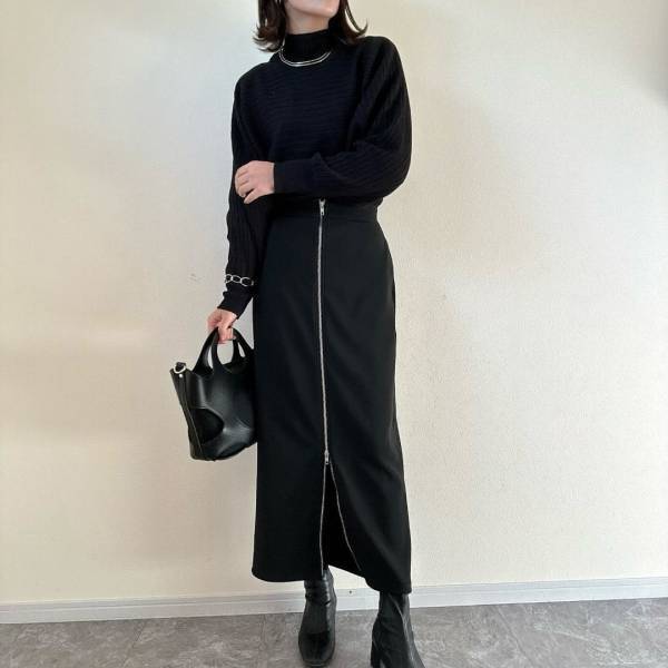 穿いてるだけで褒められちゃう♡【GU】SNSで話題！「フロントジップスカート」