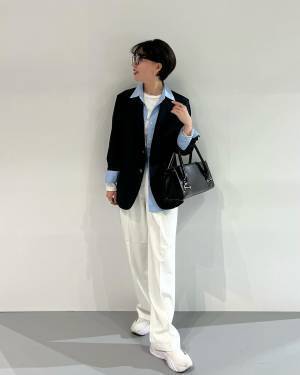 『春トップス』に困ったら！【ユニクロ】誰でもサマ見え♡「万能ブルーシャツ」