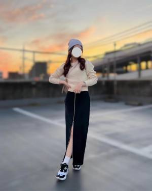 「買ってよかった」「出会えた時の感動ったらやばい」【GU】「シルエットも履き心地も最高」な”ナロースカート”を紹介