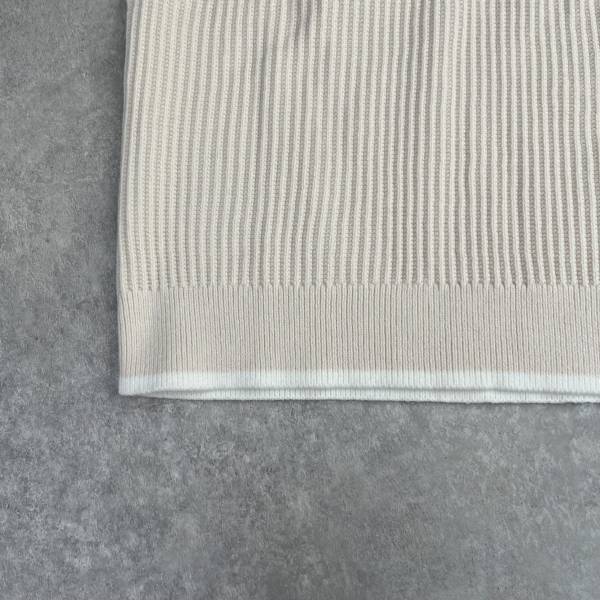 コレ可愛すぎるから「争奪戦」になる予感…♡【UNIQLO】の”Vネックベスト”で夏コーデも完璧！