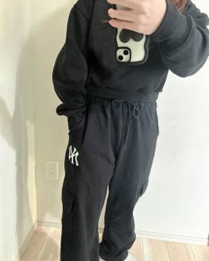 えっ！！【しまむら】にNYとReebok！？「むちゃくちゃ可愛い」”スウェットアイテム”2選