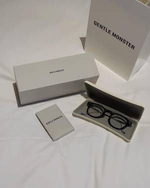 再燃してる！この時期買い足したい！トレンド【伊達メガネ】って？