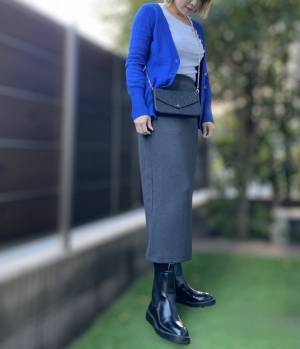 コーデに「抜け感」出したいなら今旬の”ナロースカート”が「華奢見え」してくれるからオススメ♡