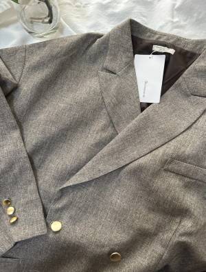 「大人女子」必見！！大活躍間違いなし♡【クラシカルエルフ】の”オーバーサイズブレザー”「肩が凝りやすくて苦手という人にピッタリ」