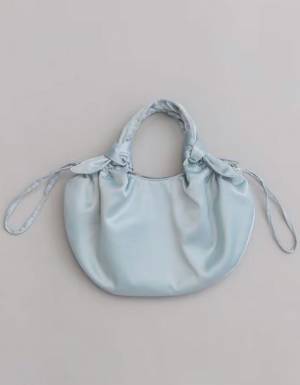 《人気沸騰中♡》持ってるだけで気分アガる！【リボンバッグ】