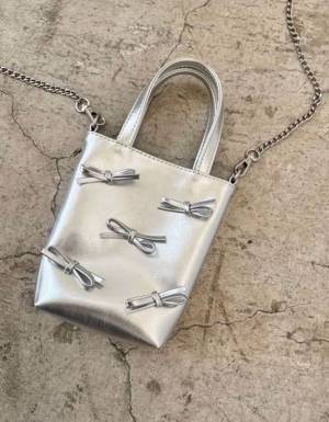 《人気沸騰中♡》持ってるだけで気分アガる！【リボンバッグ】