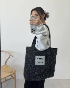 今季取り入れたい！ 可愛くてテンションが上がる♡【ニットバッグ】