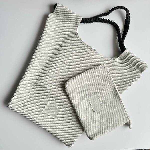 今季取り入れたい！ 可愛くてテンションが上がる♡【ニットバッグ】