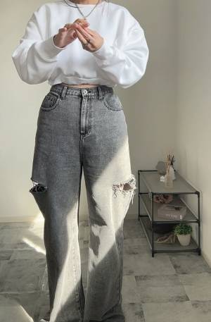 《Helmコラボもうチェックした？》「布タグがアクセント」♡【しまむら】の「コスパ最強」”デニム”！「シルエットの綺麗さに驚き」