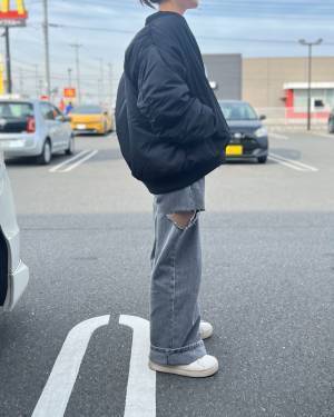 《Helmコラボもうチェックした？》「布タグがアクセント」♡【しまむら】の「コスパ最強」”デニム”！「シルエットの綺麗さに驚き」