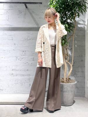 今季、絶対に真似したい！！ 【アイボリージャケット】を使った「春っぽコーデ」が可愛い♡