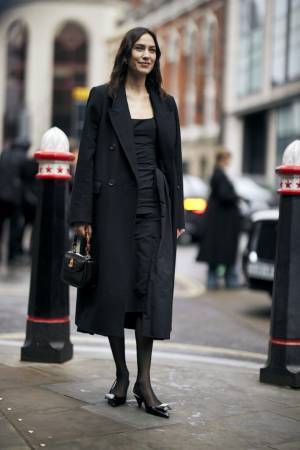 永遠のスタイルアイコン！アレクサ・チャンLFW最新コーデ３選【ロンドンSNAP】