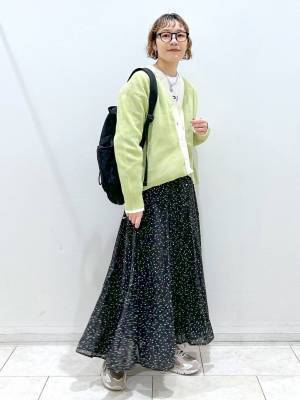 光沢感が大人っぽ♡【グローバルワーク】1枚あると重宝！きれいめ「ロングスカート」