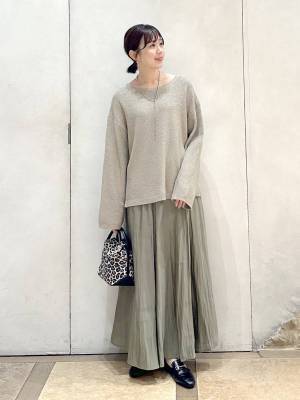 光沢感が大人っぽ♡【グローバルワーク】1枚あると重宝！きれいめ「ロングスカート」