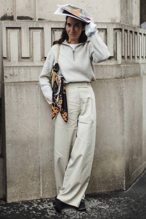 「スカーフ」で洒落感を倍増！ アレンジの幅が広がる活用術５選【ストリートスナップ】