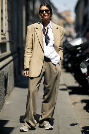 「スカーフ」で洒落感を倍増！ アレンジの幅が広がる活用術５選【ストリートスナップ】