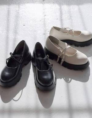 ガーリーに履きこなせる♡【厚底シューズ】