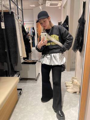 今季注目！ こなれ感のある【メタリックカラー】でおしゃれ女子に♡