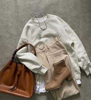 可愛いのに楽ちん♡ トレンド感溢れる【最旬スウェットコーデ】って？