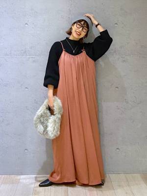 楽ちんコーデの救世主！ 着回し力も抜群♡ 1枚は欲しい【キャミサロペ】